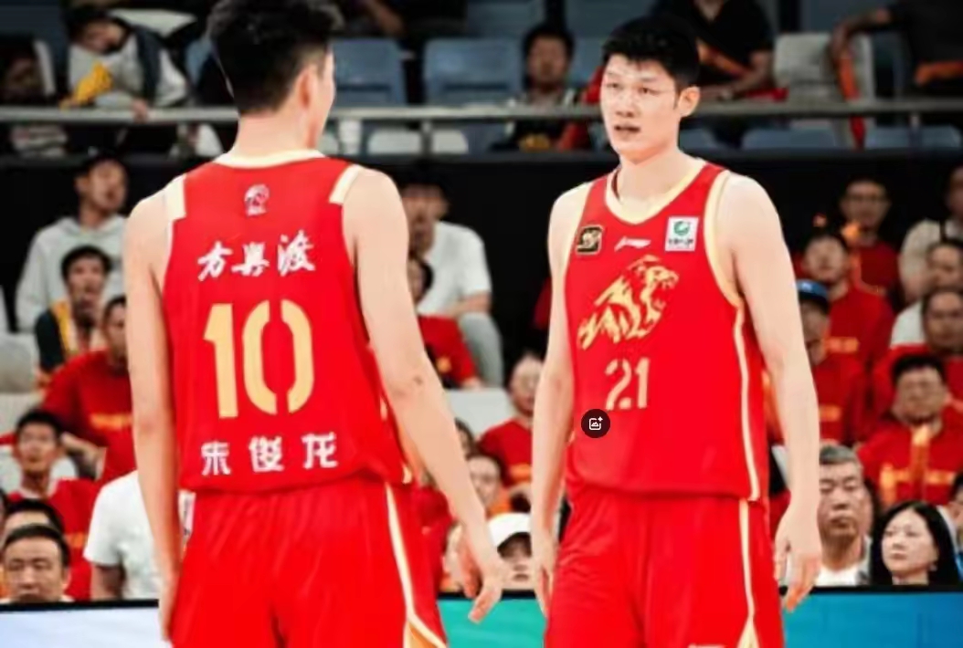 淘汰赛首回合激战胜负不定悬念重的简单介绍