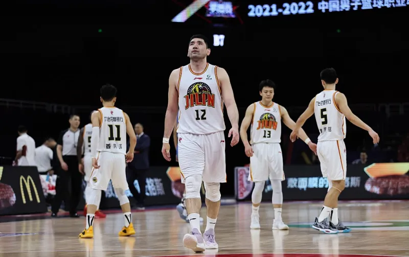 东北虎队战胜福建队，豪取胜利