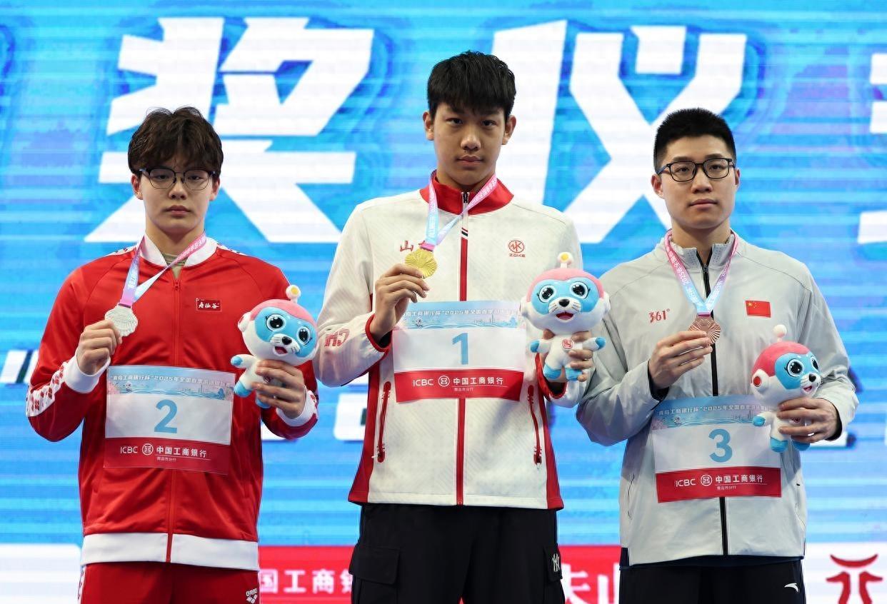 包含竞技新星破纪录，喜获好成绩的词条