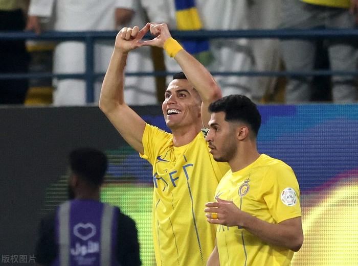 网前球员偷袭成功反客为主取得胜利