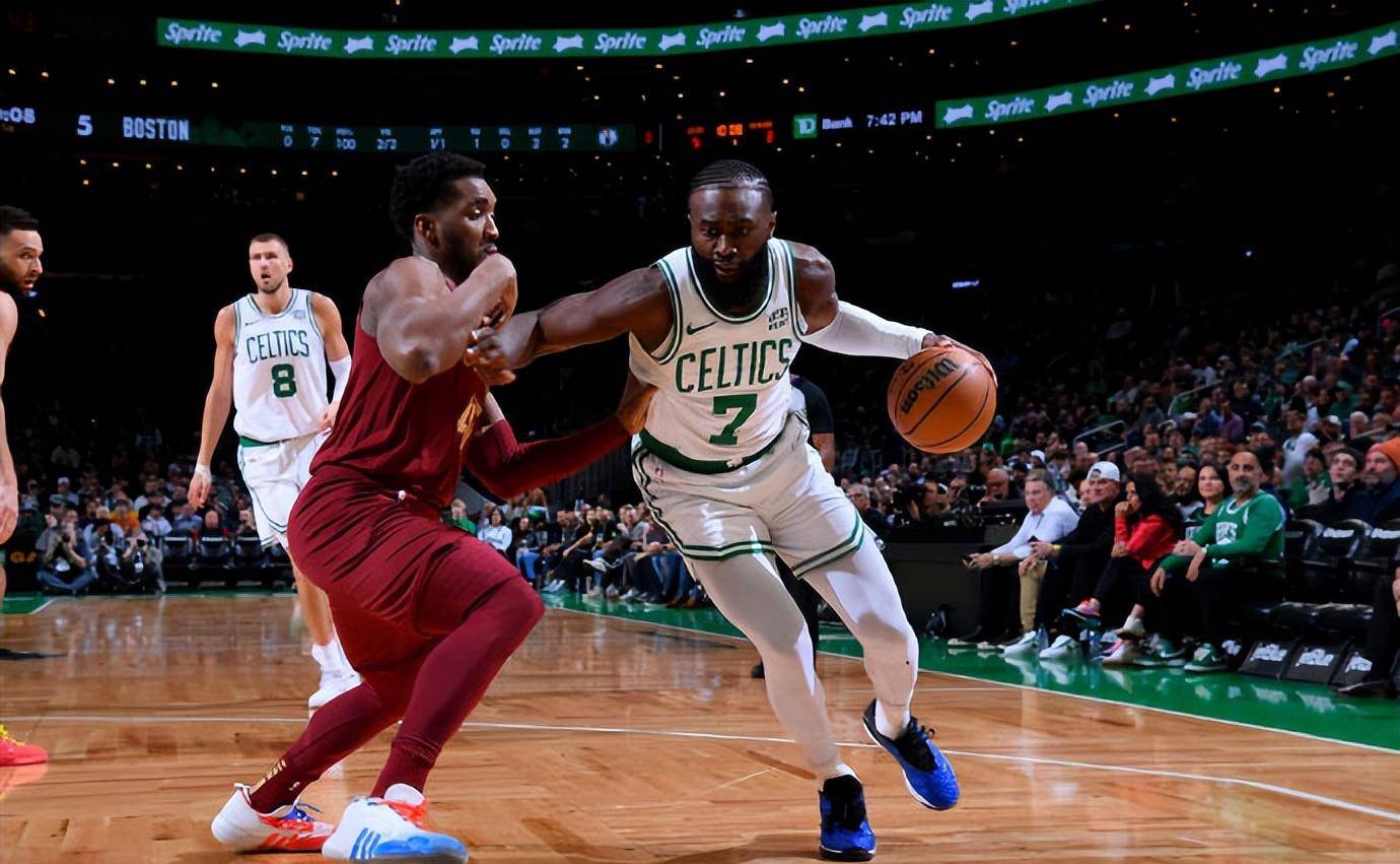 猛龙主场击败凯尔特人，继续保持不败纪录