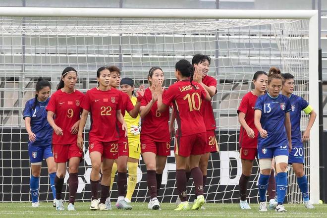 中国女足战胜韩国队，获得东亚杯冠军