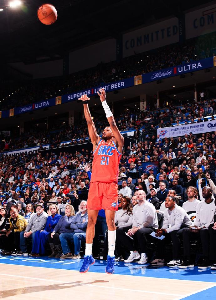 「雷霆客场大胜国王，结束连败」